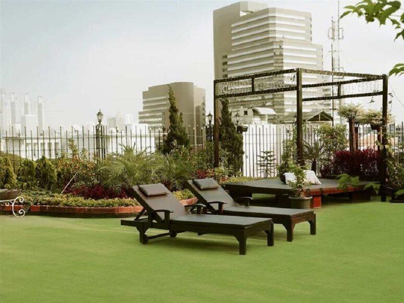 Rongratana Executive Residence Bangkok Exterior foto