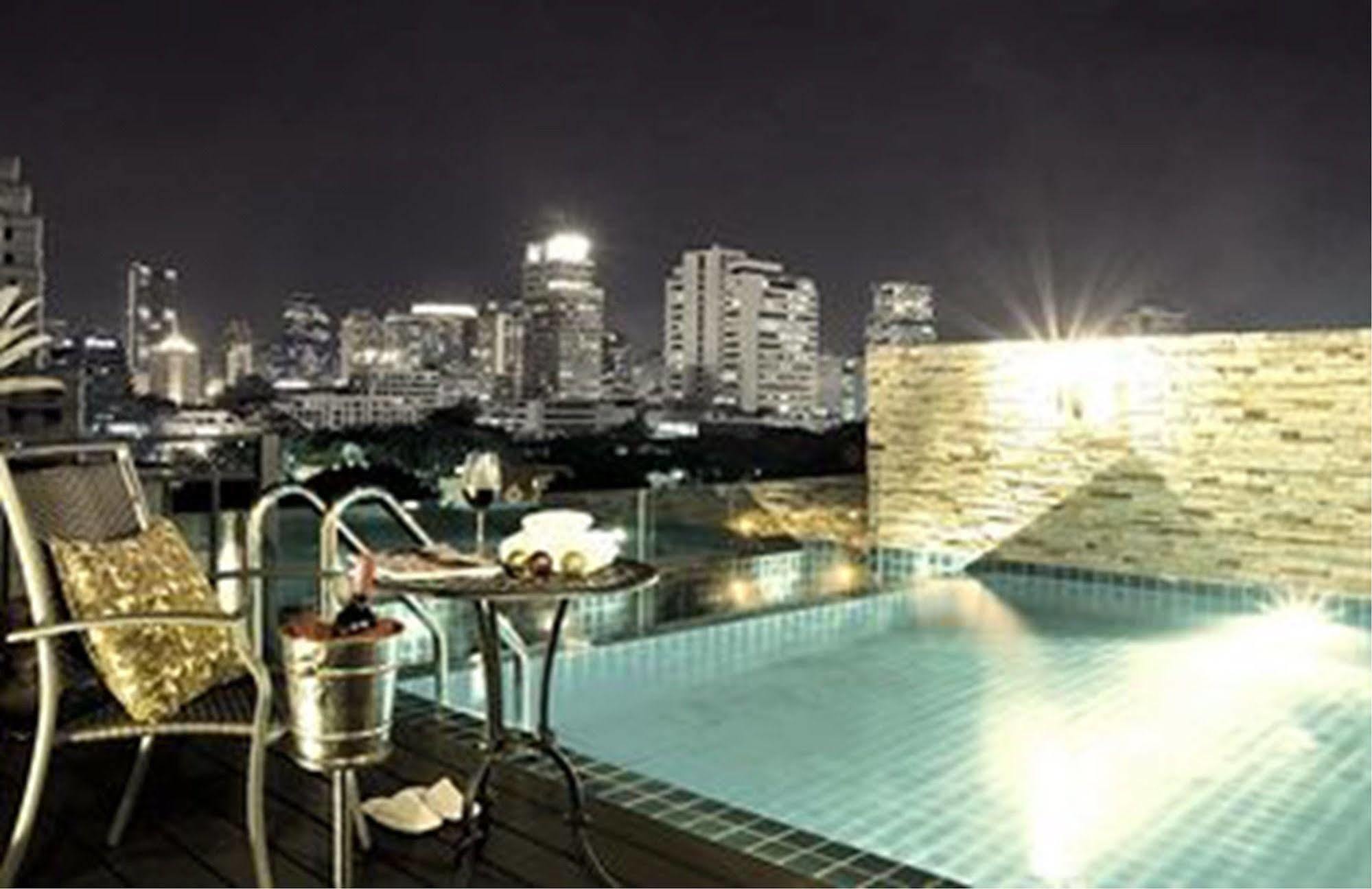 Rongratana Executive Residence Bangkok Exterior foto